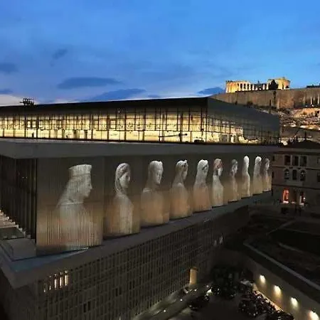 Jenny's Dream -acropolis Lux 2 Bedroom Apt, With Hot Tub, Free Netflix, Fast Wifi Apartment
