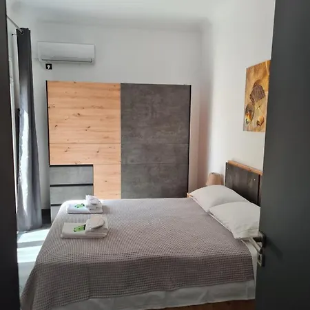Apartment Jenny's Dream -acropolis Lux 2 Bedroom Apt, With Hot Tub, Free Netflix, Fast Wifi Athens