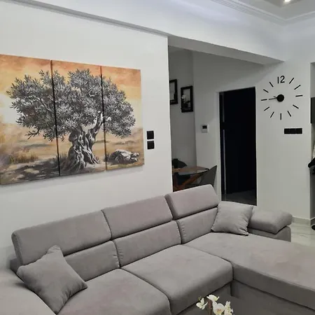 Jenny's Dream -acropolis Lux 2 Bedroom Apt, With Hot Tub, Free Netflix, Fast Wifi Apartment