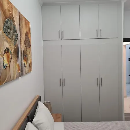 Apartment Jenny's Dream -acropolis Lux 2 Bedroom Apt, With Hot Tub, Free Netflix, Fast Wifi *